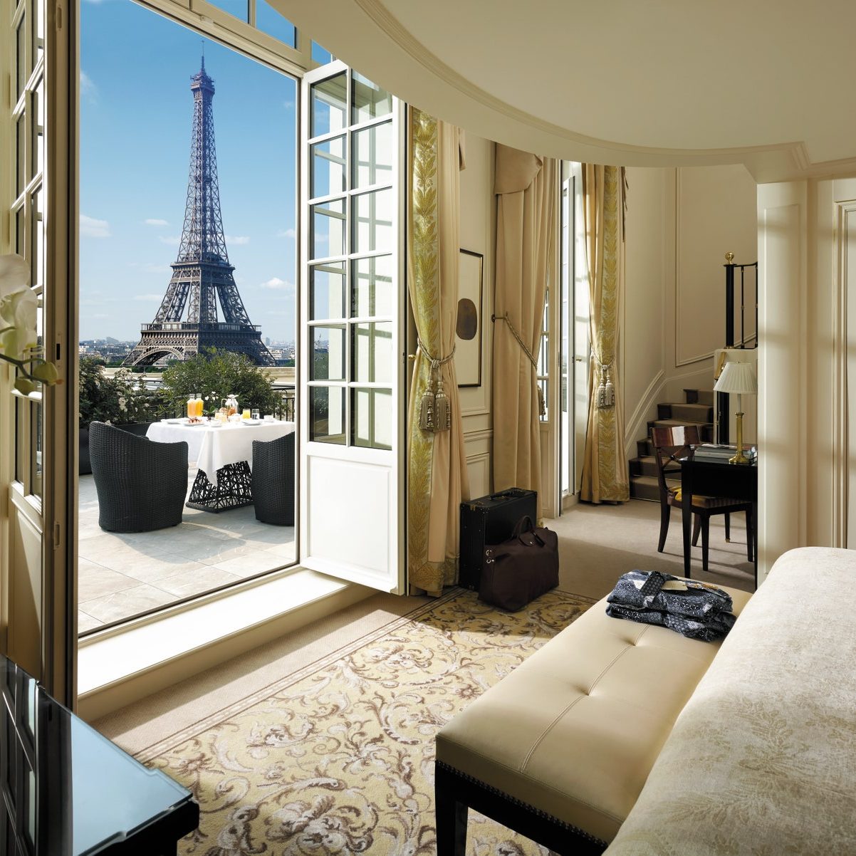 Paris Paris